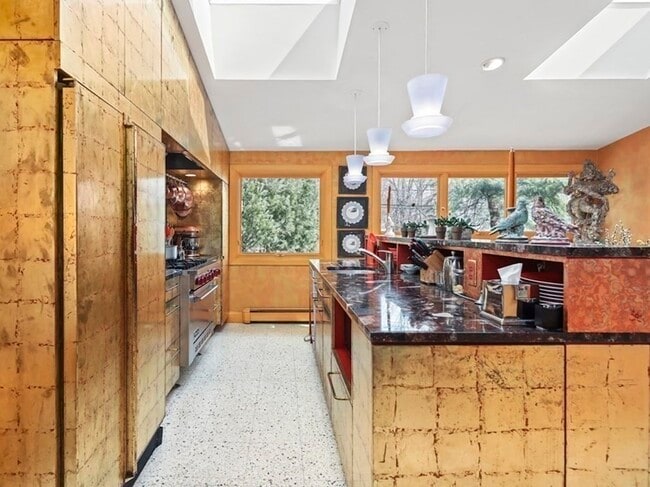 Building Photo - 38 Cumberland Ave