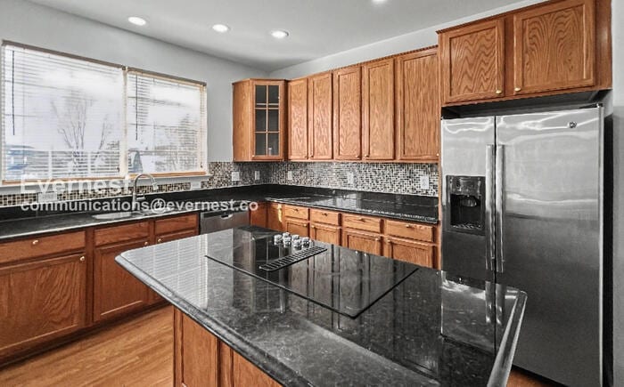 Building Photo - 800 Fairwood Dr