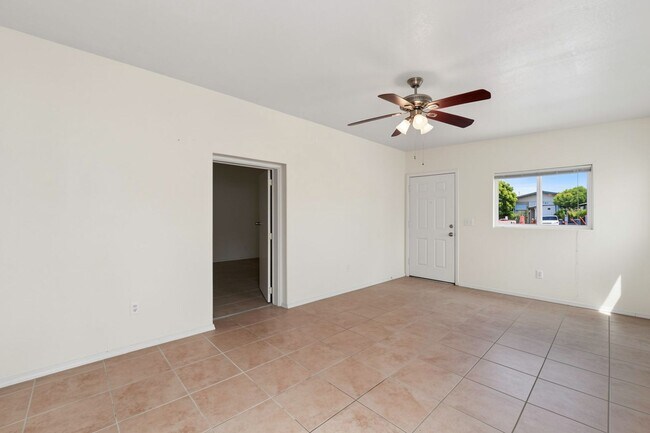 Building Photo - 13507 W Stella Ln