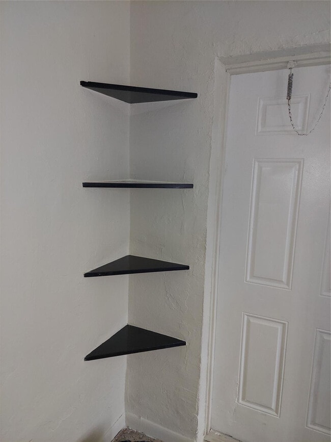 Building Photo - 505 SW 9th St