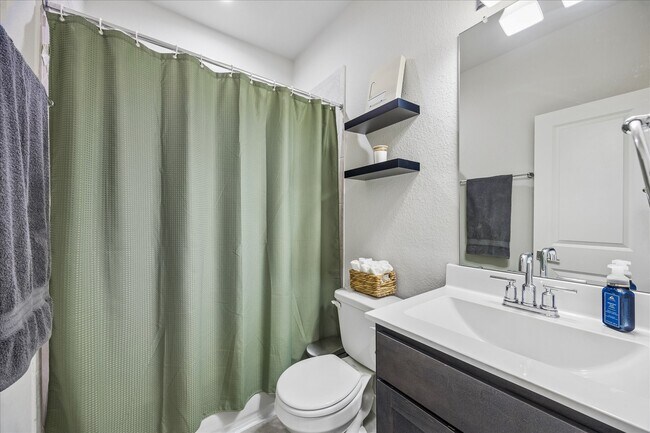Building Photo - 23601 Zinfandel Dr