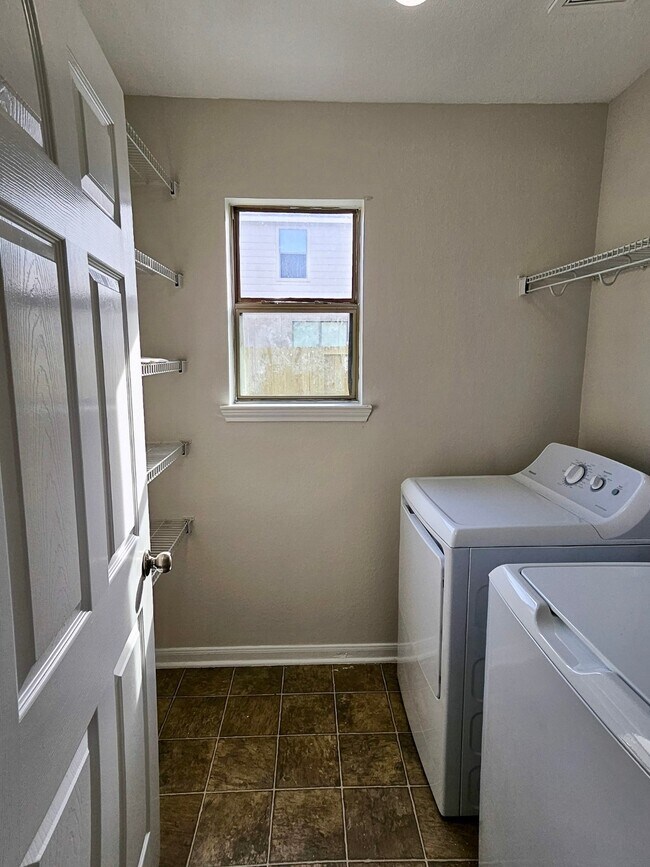 Building Photo - 18315 Fair Grange Ln
