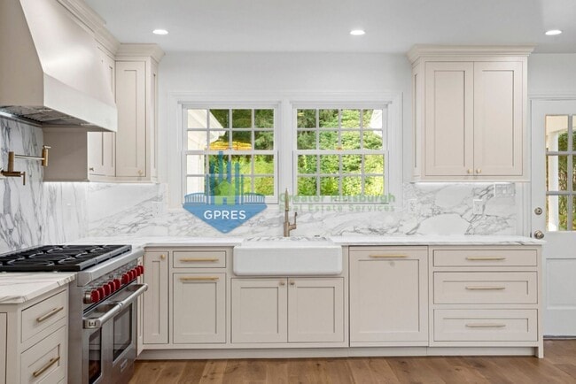 Building Photo - Elegant Fox Chapel 4-Bedroom, 3.5-Bath Home