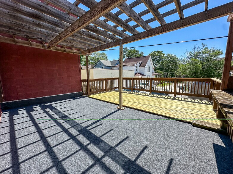 Building Photo - 2039 Winnebago St