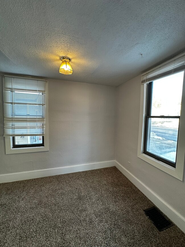 Building Photo - 305 S Western Ave