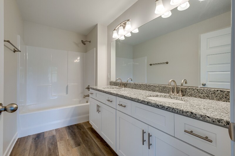 Building Photo - 644 S Tunnel Rd