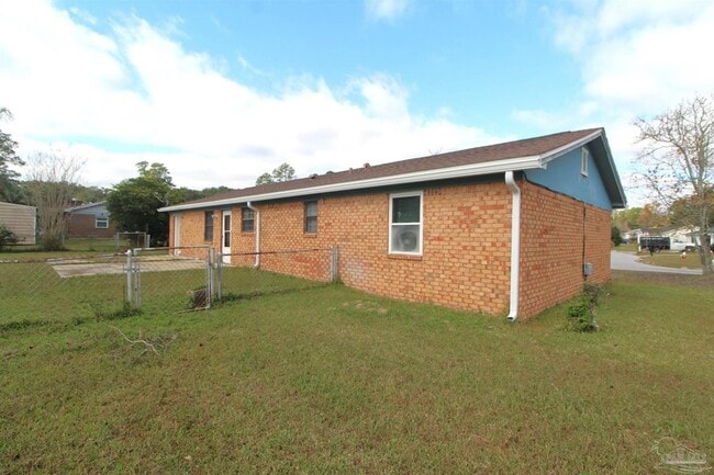 Building Photo - 2217 Kingfisher Way