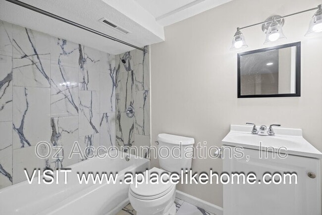 Building Photo - 13909 Falkirk Cir