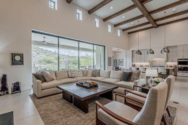 Building Photo - Luxury Home ready for January Move-in