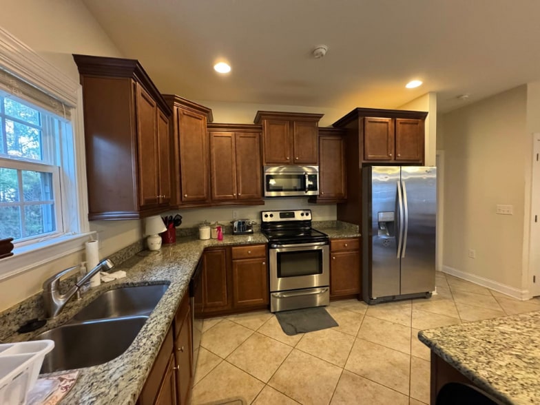 Building Photo - 1854 Juniper Dr