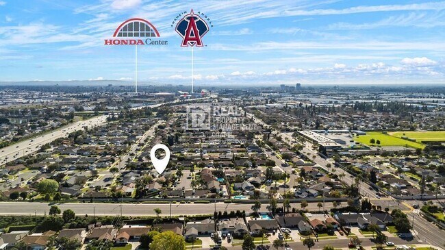 Building Photo - 996 S Siet Pl