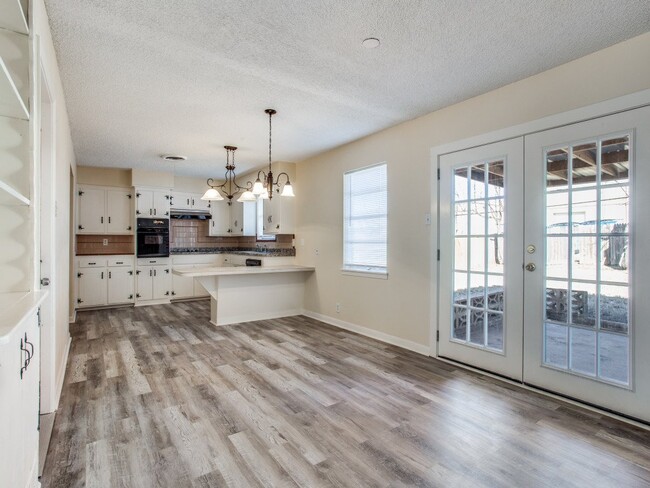 Building Photo - 420 Vicki Pl