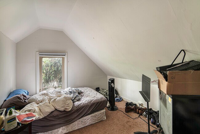 Building Photo - 335 Packard St