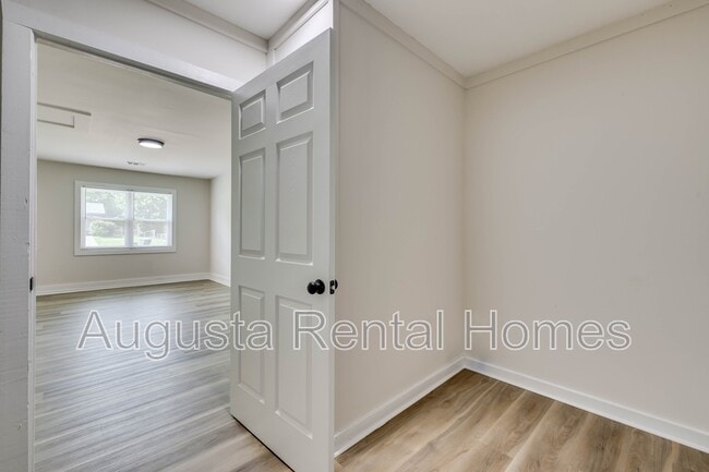 Building Photo - 3413 Charing Cross Ct