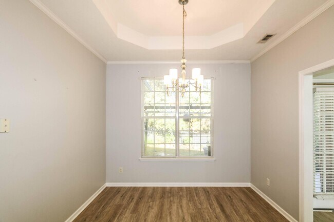 Building Photo - 5803 Carriage Hills Dr