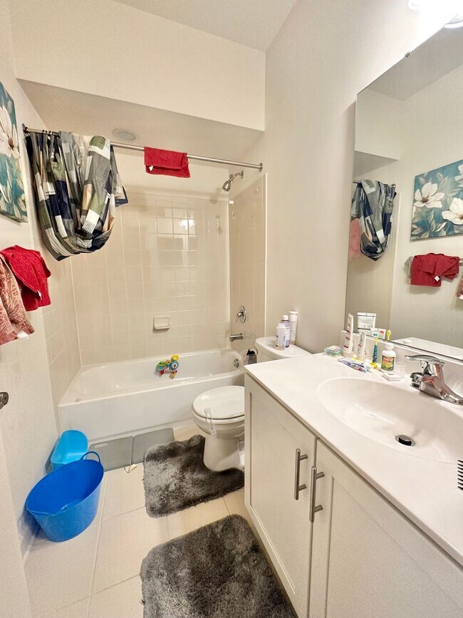 Building Photo - Amazing 4 BR/3.5 BA EOG Townhome in Lanham!