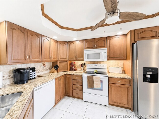 Building Photo - 9500 S Ocean Dr