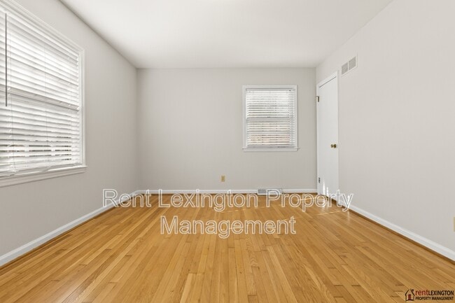 Building Photo - 152 Bayberry Rd