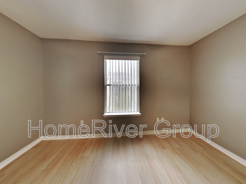 Building Photo - 352 Apple Dr