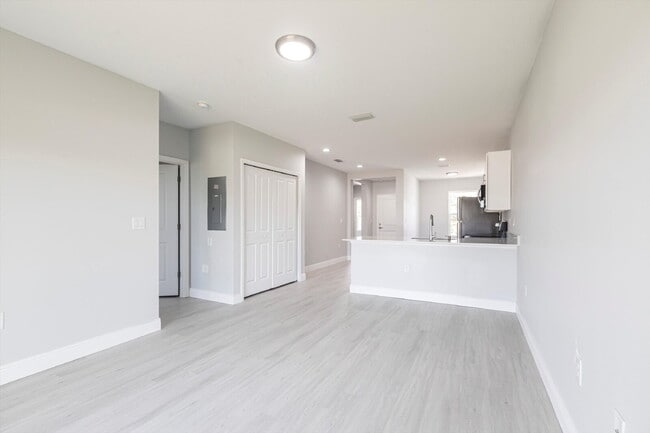 Building Photo - BRAND NEW Construction, 3 bed / 2 bath Rent-Ready Home in Port Charlotte!