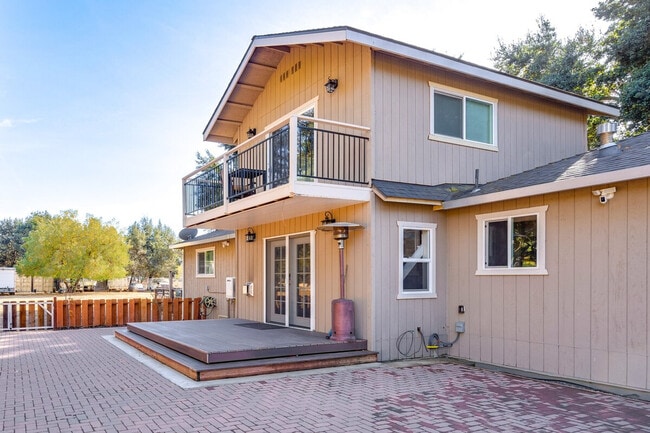 Building Photo - 10000 Monterey Rd