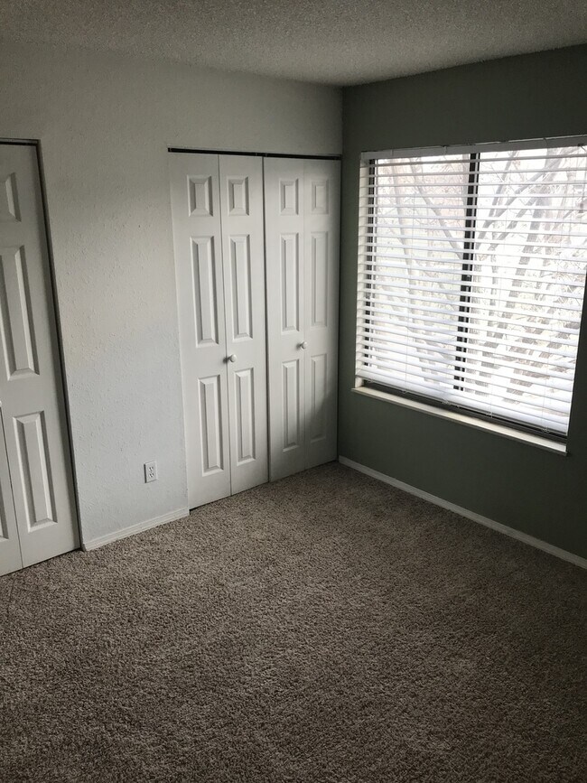 Building Photo - Charming 2-Bed/2.5-Bath Townhome in Cherry Creek School District!