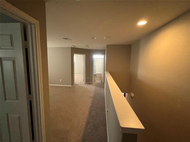 Building Photo - 16017 Hawthorne Heights Trail