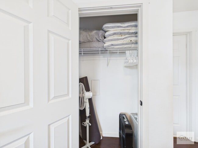 Building Photo - Fully Furnished Condo in the Desirable San Mateo Condos