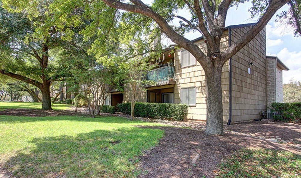 Building Photo - 3600 Greystone Dr