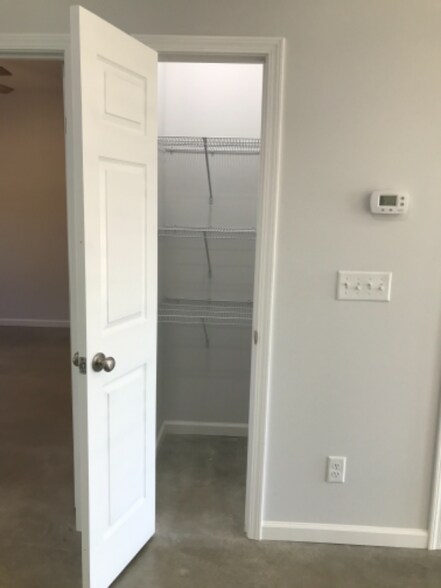 Building Photo - 3621 Tanner Ln