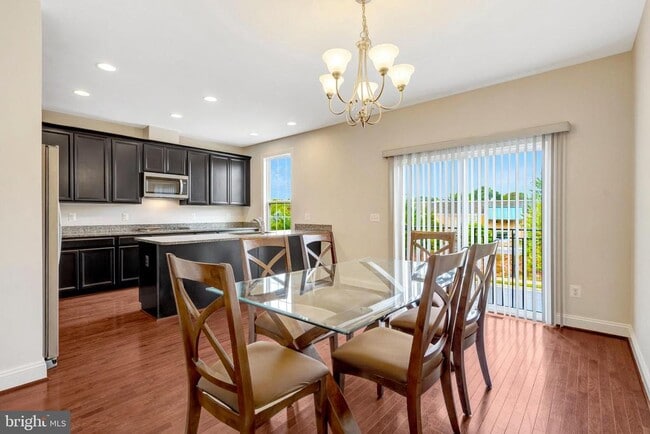 Building Photo - 8854 Orchard Ln