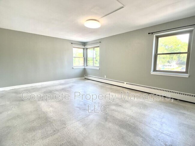 Building Photo - 424 Bridge Ave