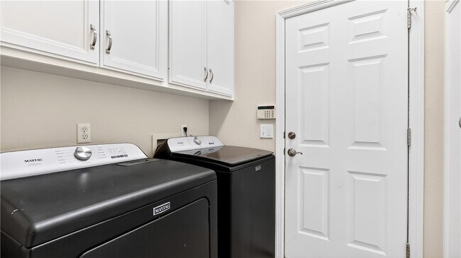 Building Photo - 4728 Stonebriar Cir