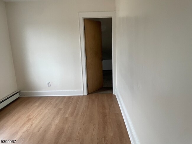 Building Photo - 87 Butler St