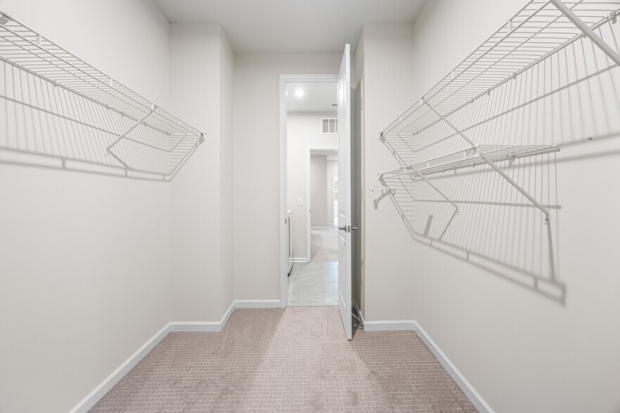 Building Photo - 529 Madison Falls Ct