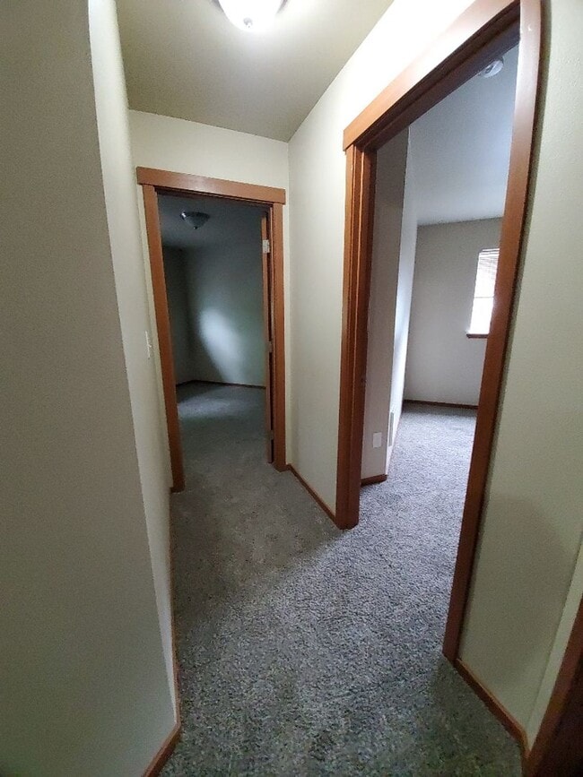 Building Photo - Pre-leasing NOW! 6 Bedroom, 3 Bath Home!