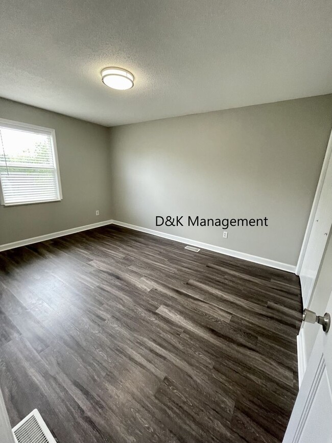 Building Photo - Beautiful 4 Bedroom Home Near Lovell Rd