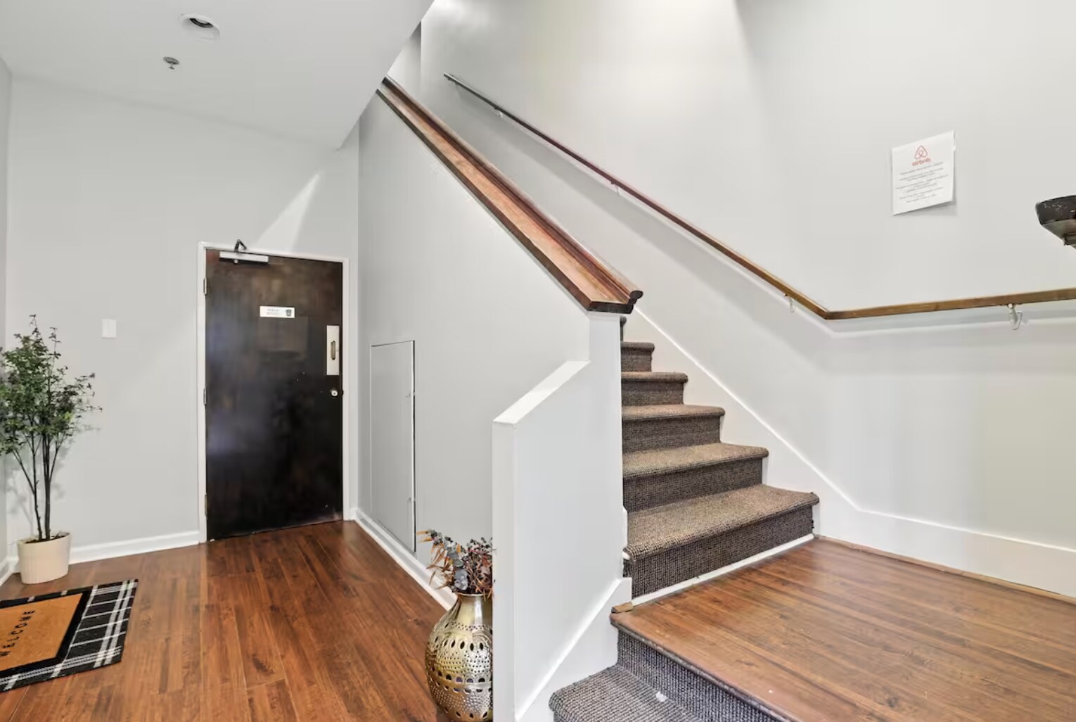 Building Photo - 492 N Thomas St