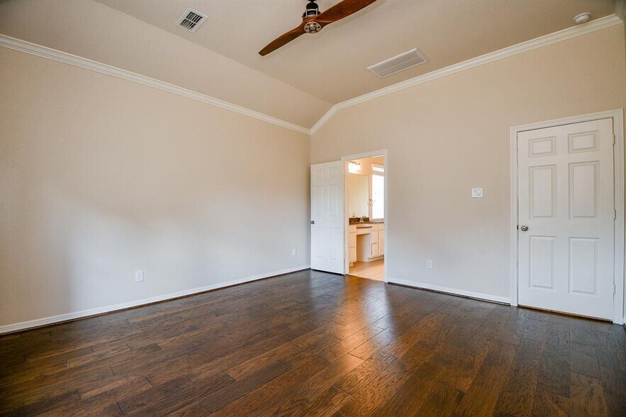 Building Photo - 27403 Bentridge Park Ln