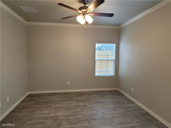 Building Photo - 3 br, 2 bath Duplex - 615 County Road 306 A A