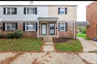 Building Photo - 2570 Iverson St