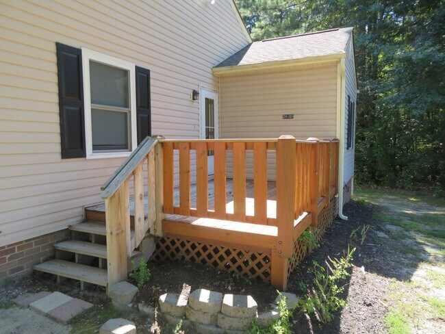 Building Photo - Duplex-N. Dinwiddie