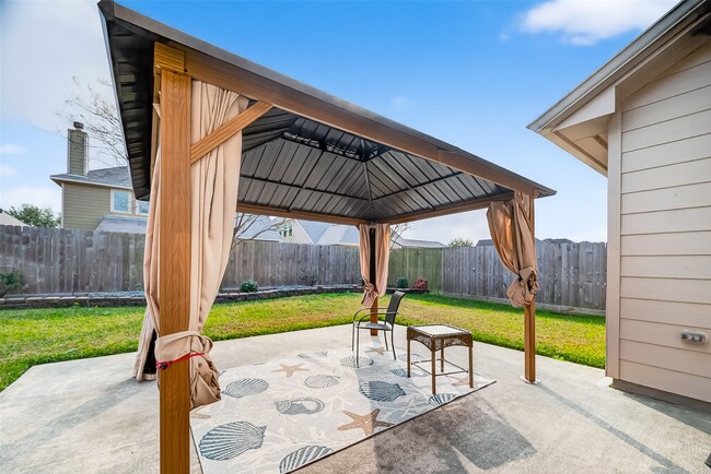 Building Photo - 4205 Graceland Dr