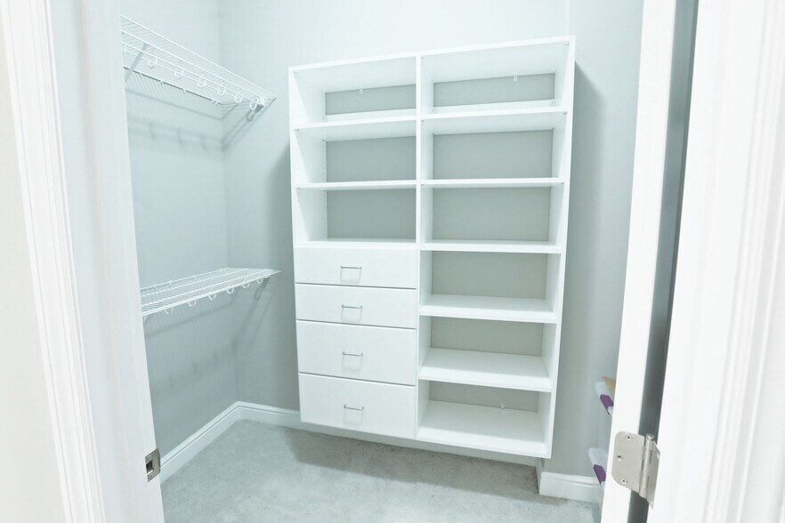 Building Photo - 941 Penn Ave