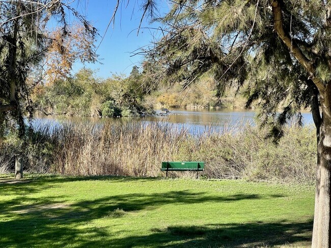 Building Photo - Codorniz Way