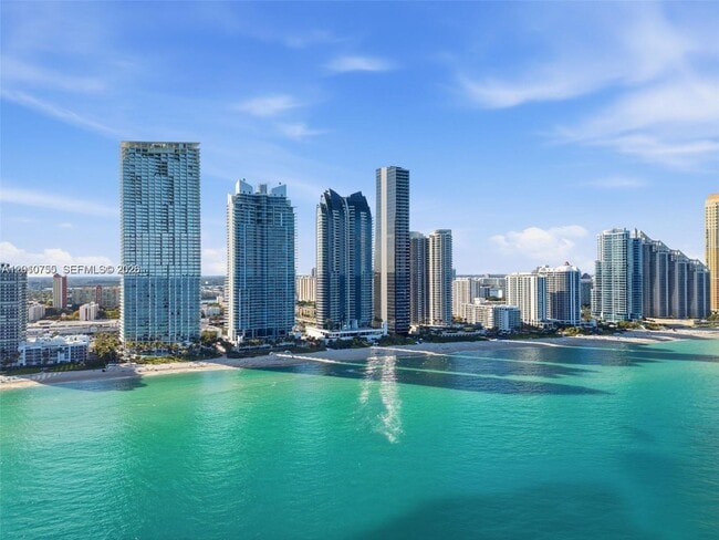 Building Photo - 17121 Collins Ave