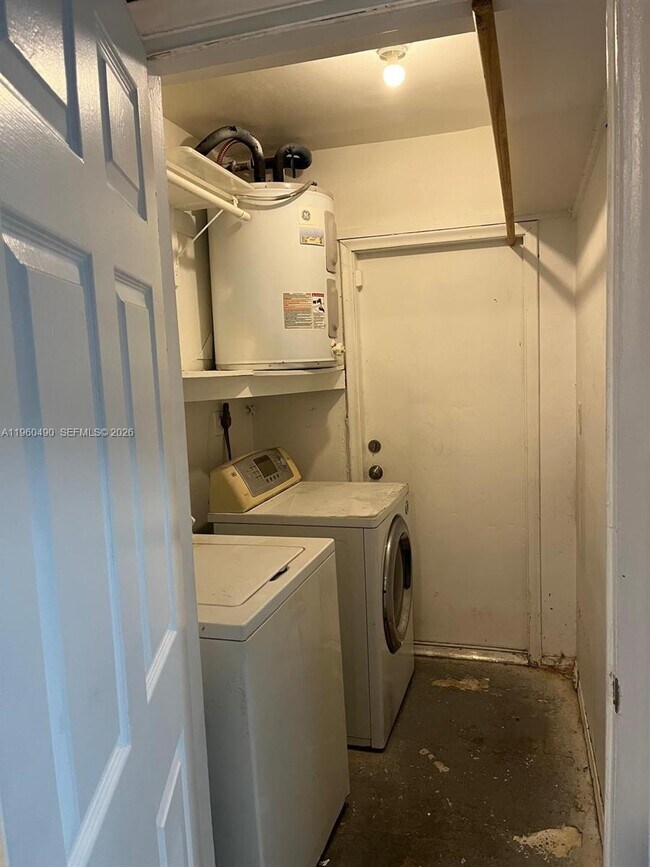 Building Photo - 1439 NW 8th Ave