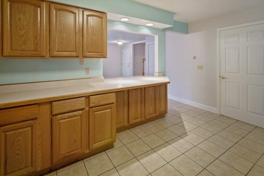 Kitchen-4 - 820 Hanshaw Rd