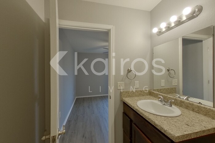 Building Photo - 3909 Thomas St