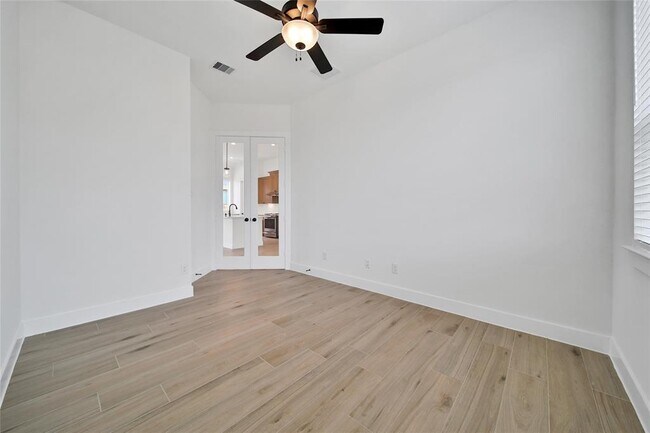 Building Photo - 13107 Wood Leaf Pk
